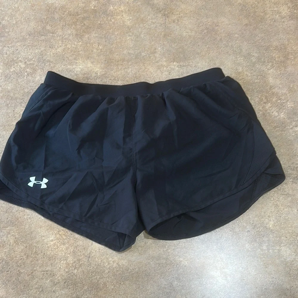 Women’s Under Armour Black Athletic Shorts Lightweight Breathable size medium